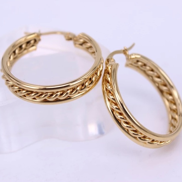 Gold plated 30mm hoop earrings - Picture 4 of 5